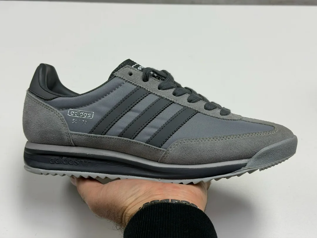 Adidas кроссовки — фото 3