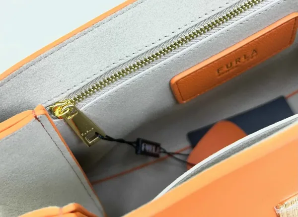 FURLA сумка из натуральной кожи — фото 9