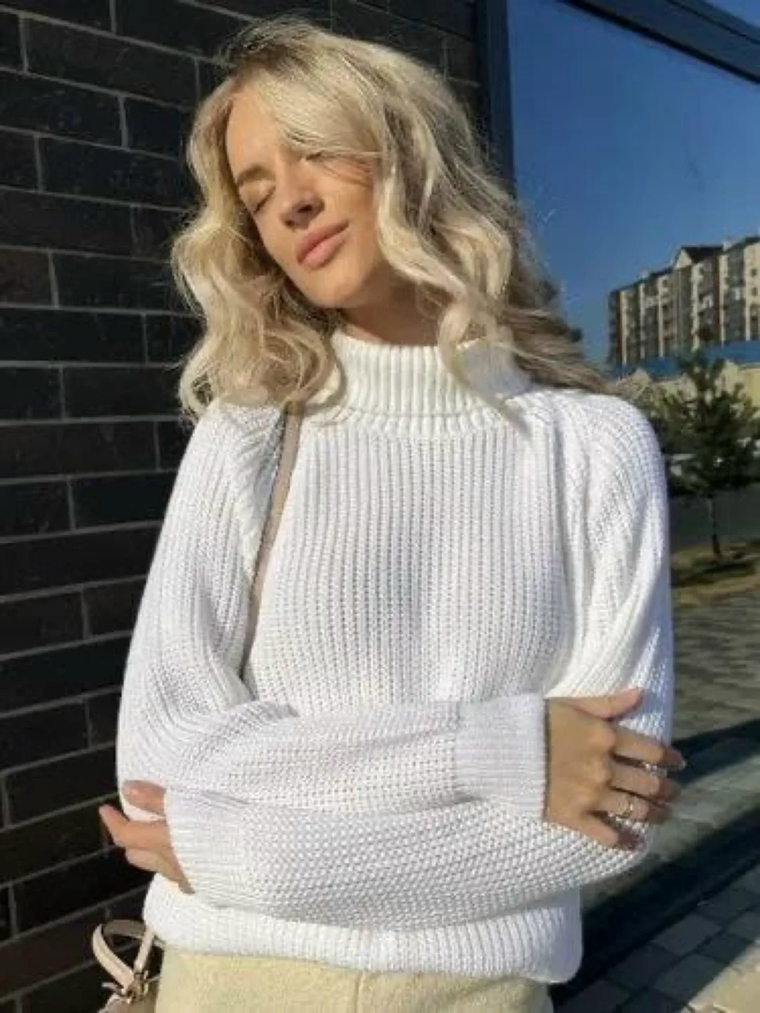 Свитер оверсайз женский из шерсти и акрила — фото 3