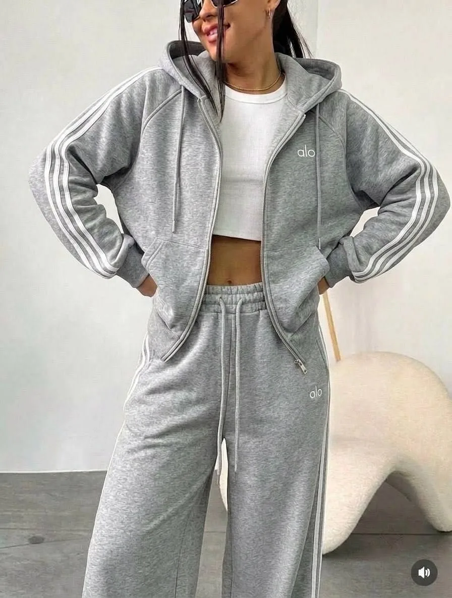 Новый костюм Adidas с начесом и часами — фото 2