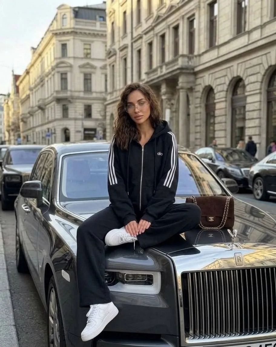 Новый костюм Adidas с начесом и часами — фото 5