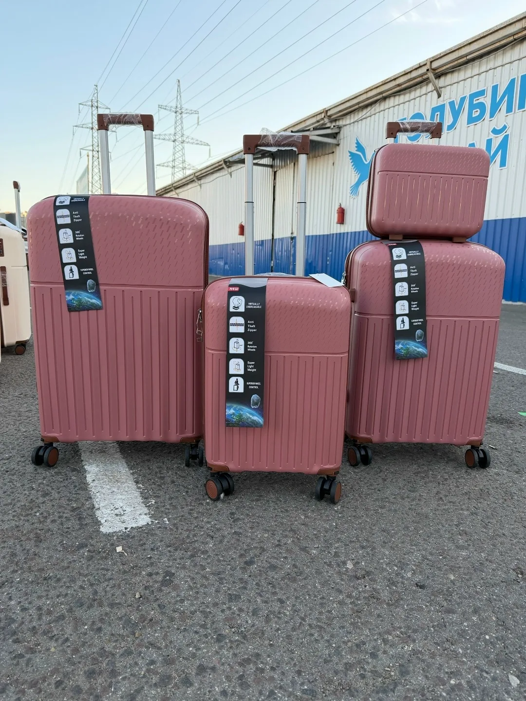 Противоударный чемодан из 100 полипропилена с двойными съемными колёсами, водонепроницаемой — фото 3