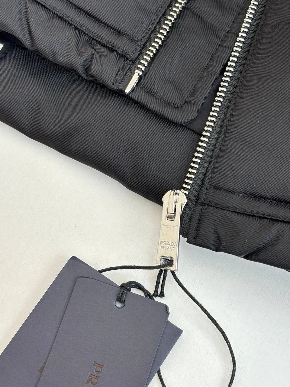 Куртка Prada Re-Nylon — фото 6