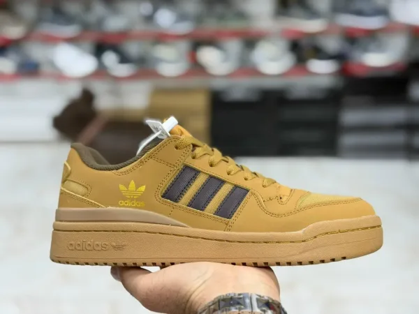 Adidas кроссовки — фото 1