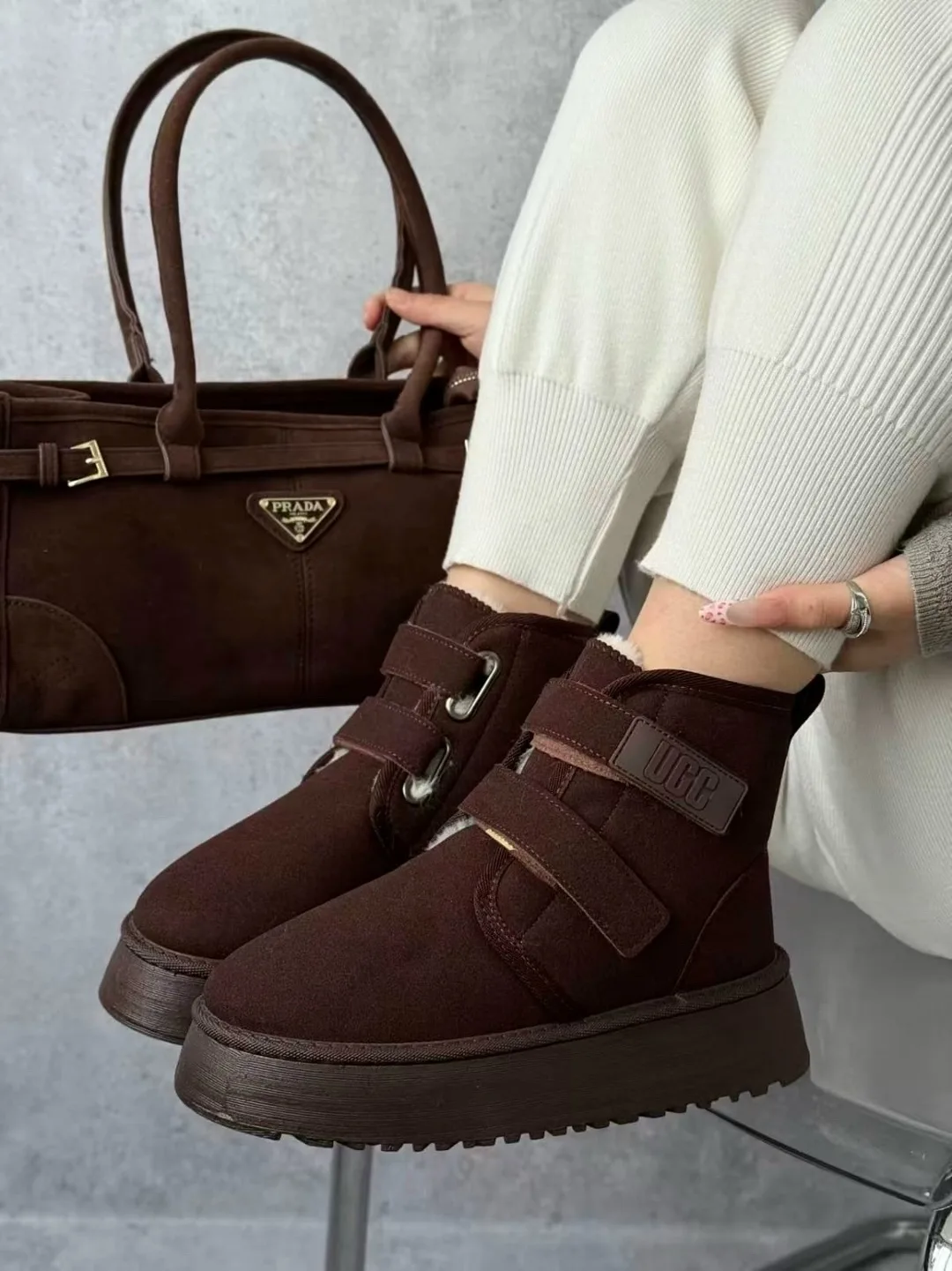 Платформенные ботинки UGG на зиму — фото 3