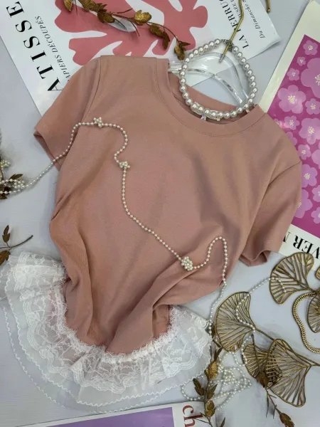 Футболка в горошек с баской из кружева — фото 5