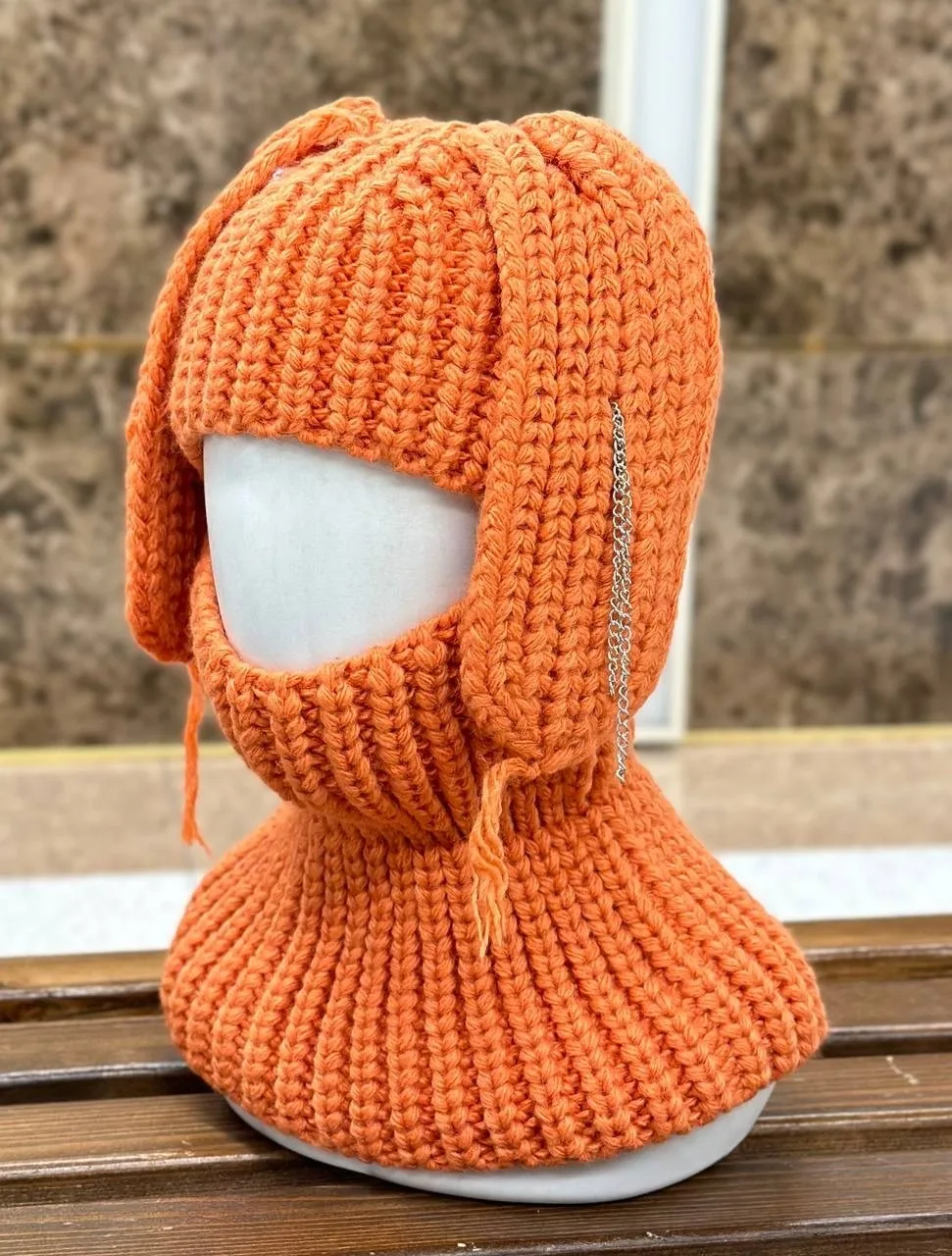 Женская ушанка в виде зайчика из смесовой ткани — фото 4