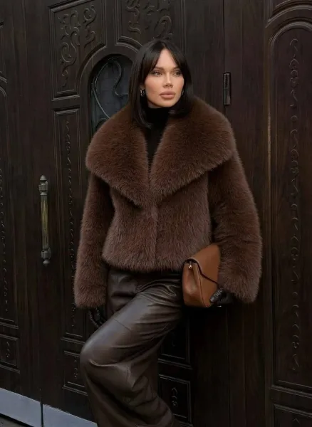 Люксовая шуба, наполняющая образ роскошью и стилем — фото 2
