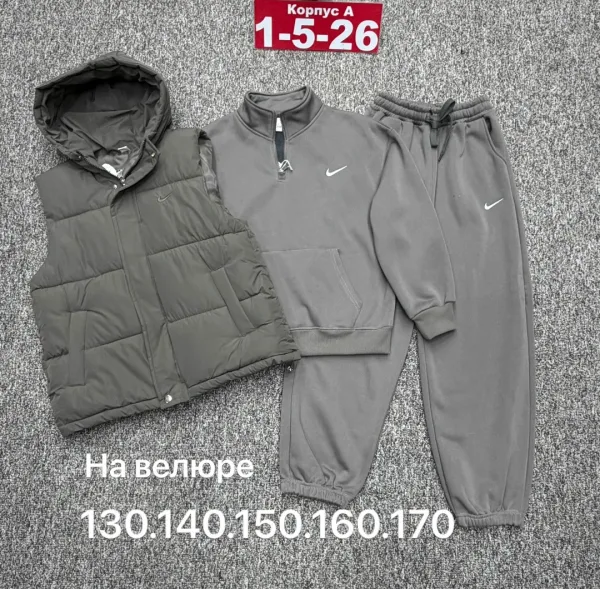 Костюм из велюра — фото 3