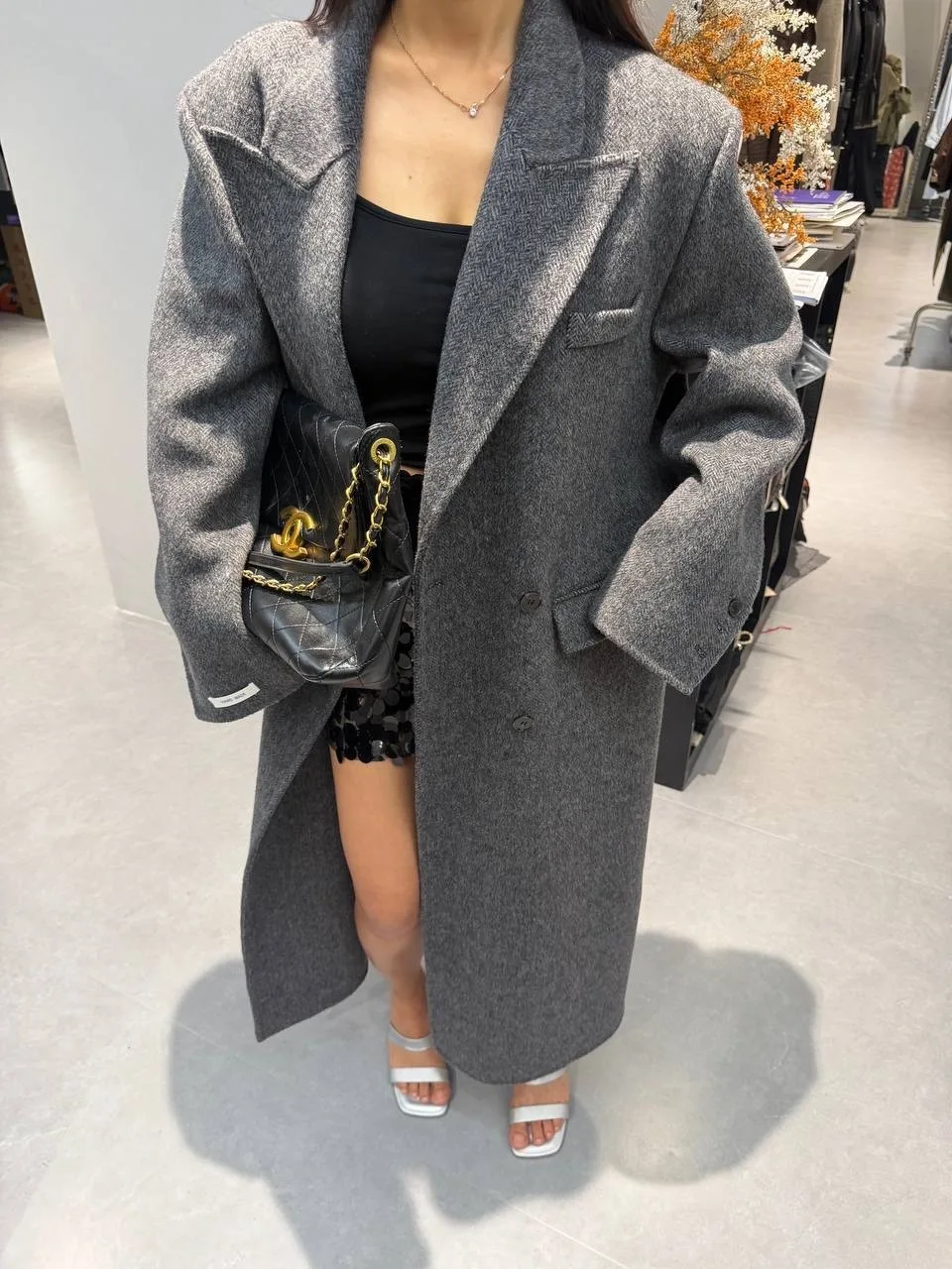 Драповое пальто из 100 шерсти это элегантная и универсальная верхняя одежда Серый — фото 3