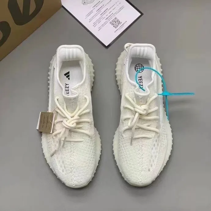 Adidas Yeezy 350 V2 Bone светлые кроссовки на каждый день — фото 2