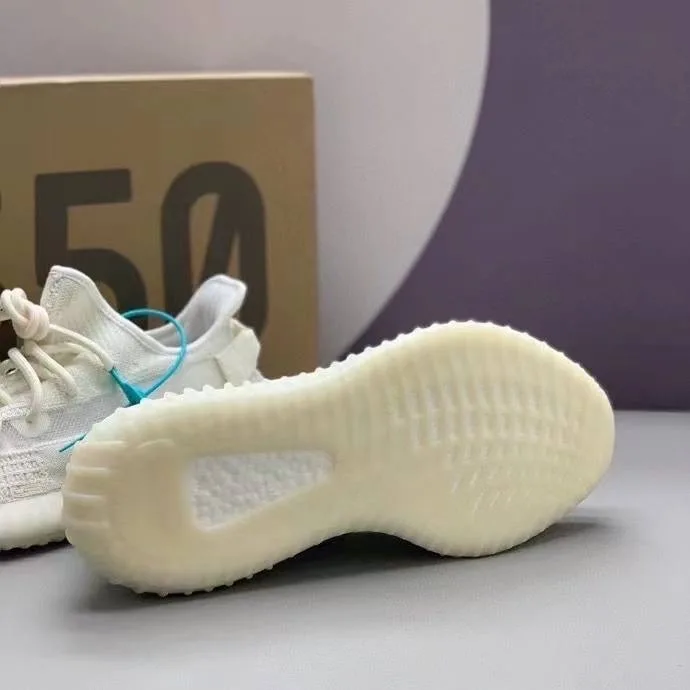 Adidas Yeezy 350 V2 Bone светлые кроссовки на каждый день — фото 7