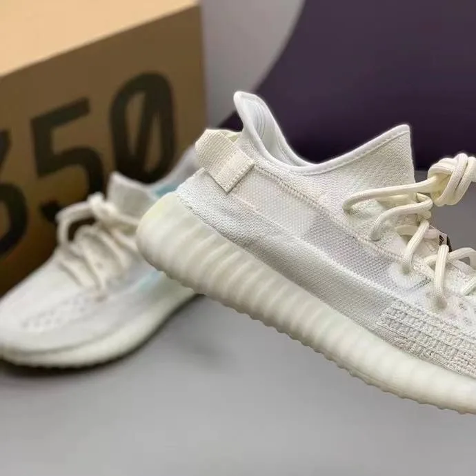 Adidas Yeezy 350 V2 Bone светлые кроссовки на каждый день — фото 8
