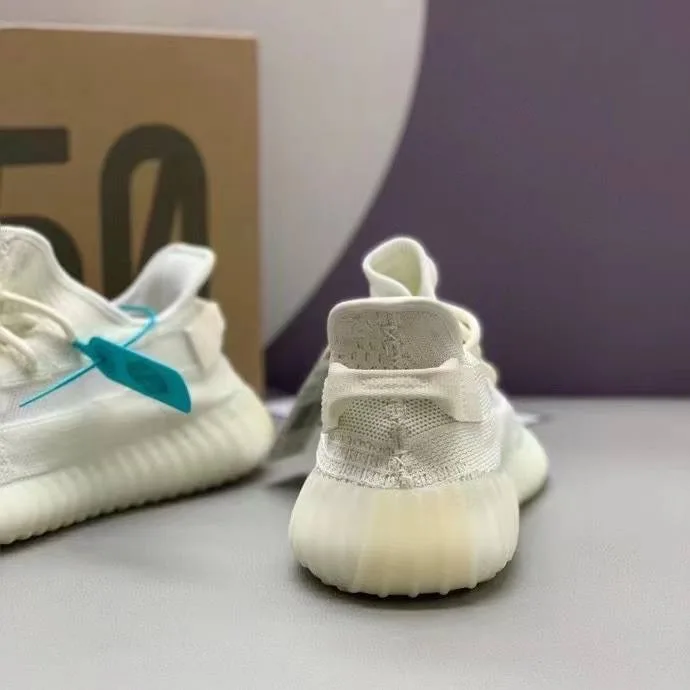 Adidas Yeezy 350 V2 Bone светлые кроссовки на каждый день — фото 9