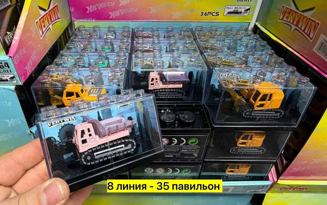 Набор металлических машинок в кейсе, подходит для мужчин и женщин — фото 4
