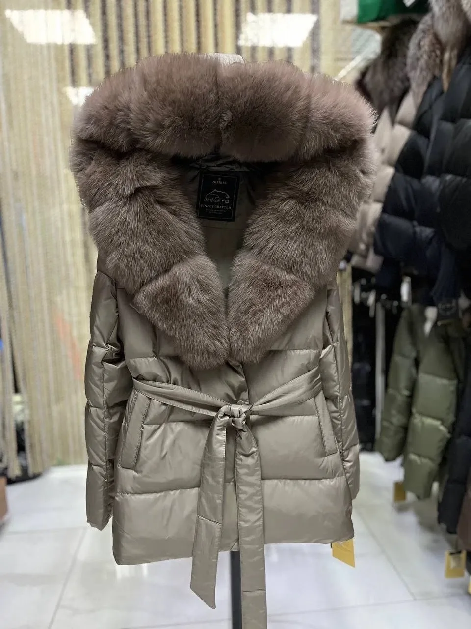 Куртка женская с натуральным мехом песца — фото 5