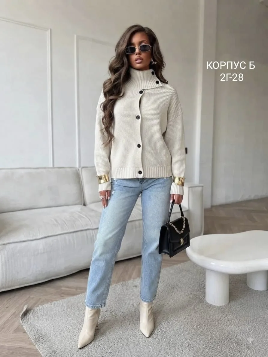 Тёплые свитера с высоким воротником с аккуратными пуговичками - гарантия вашего тепла и комфорта — фото 1