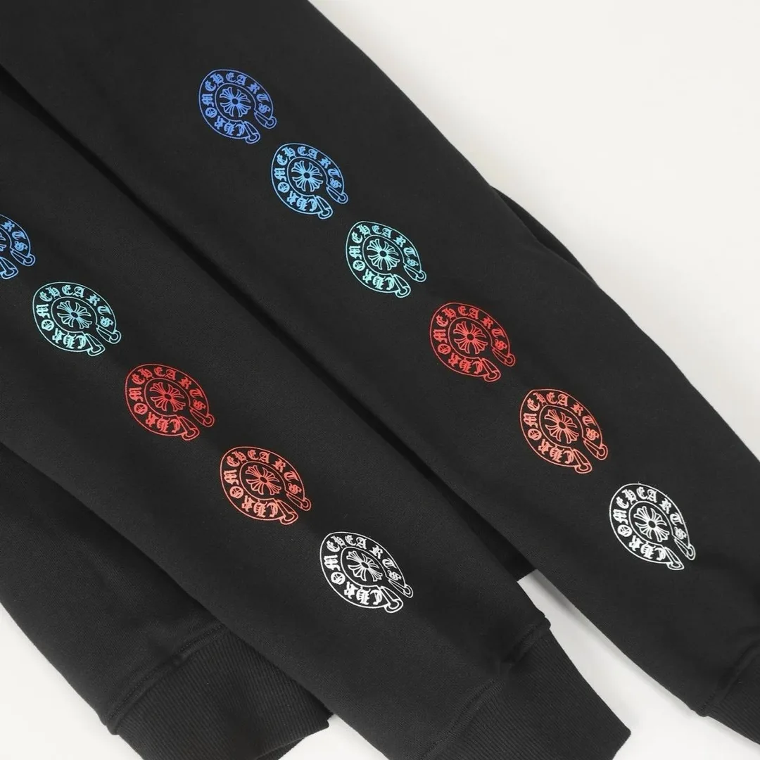 Chrome Hearts чёрное худи с цветными крестами на рукавах — фото 2