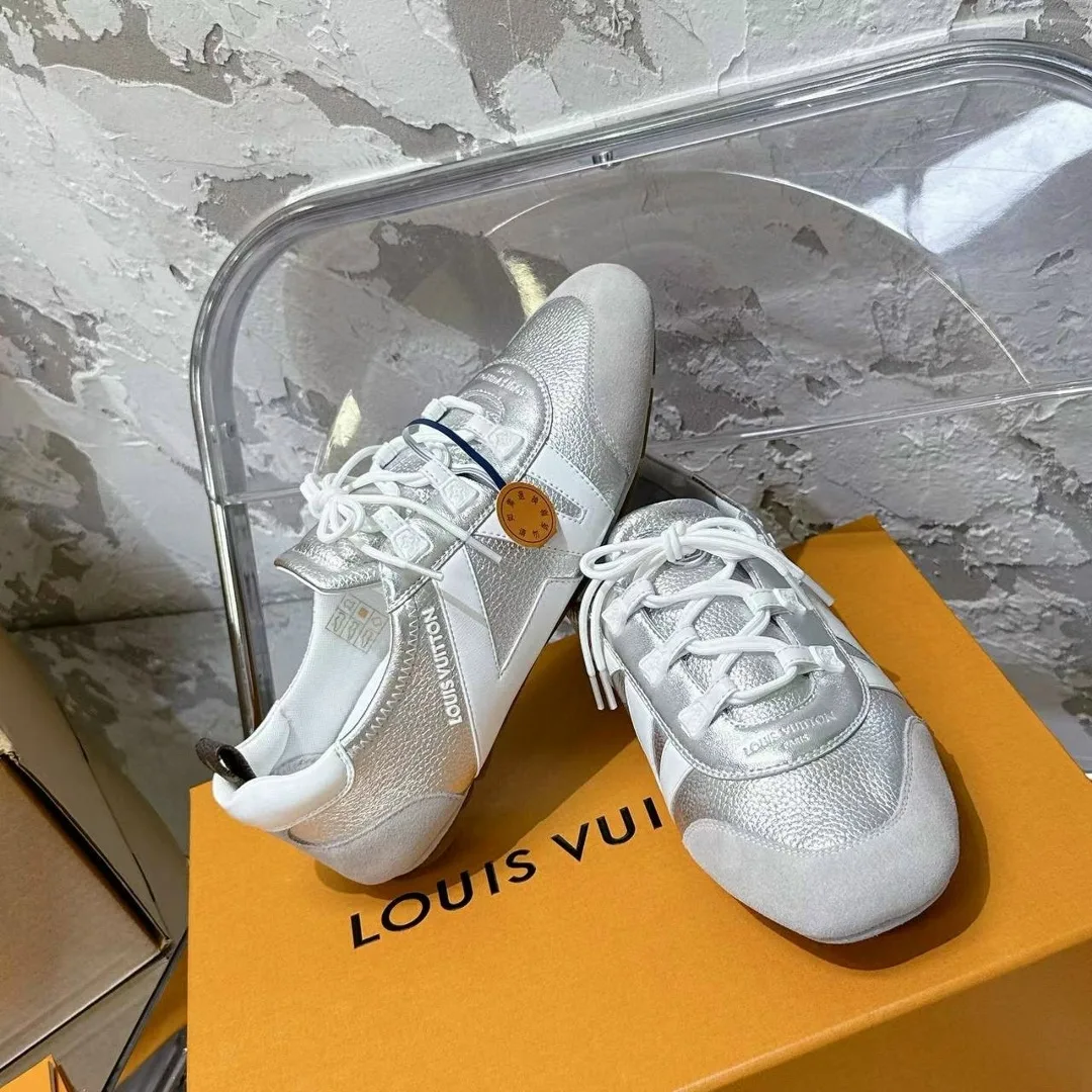 Балетки Louis Vuitton серебристые — фото 6
