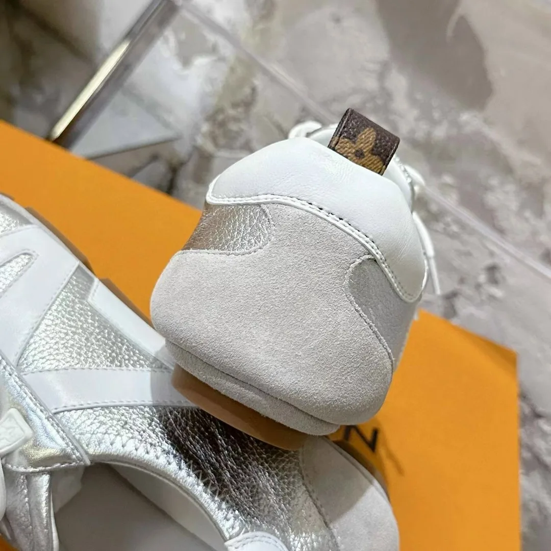 Балетки Louis Vuitton серебристые — фото 8