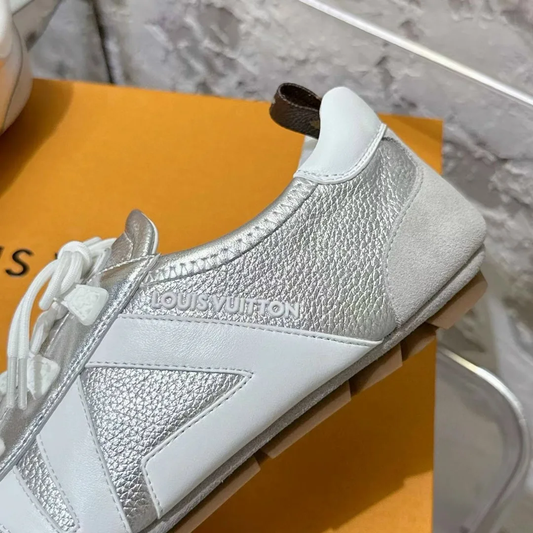 Балетки Louis Vuitton серебристые — фото 9