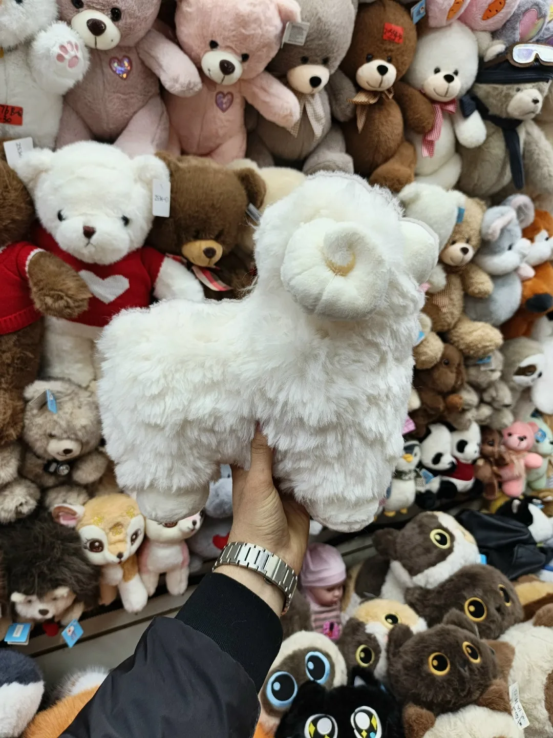 Мягкая игрушка барашка из качественного материала — фото 2