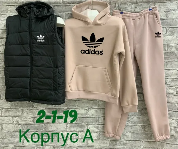 Спортивный костюм из материала с начёсом, подходит для повседневной носки — фото 3