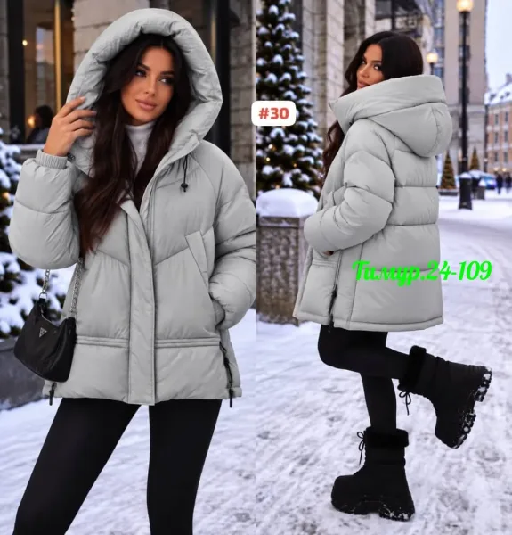 Тёплая и стильная куртка с объёмным капюшоном Разноцветный — фото 1