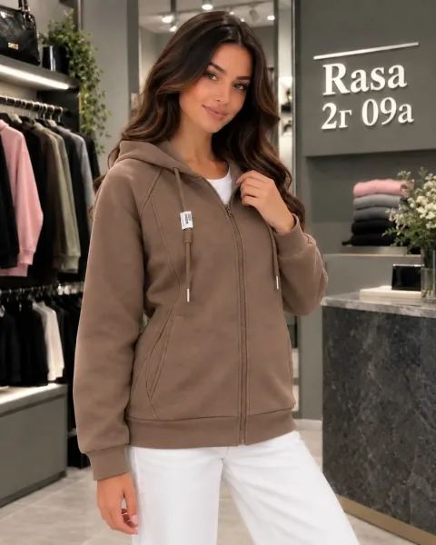 Тёплая кофта на молнии отличный вариант на прохладную погоду — фото 6