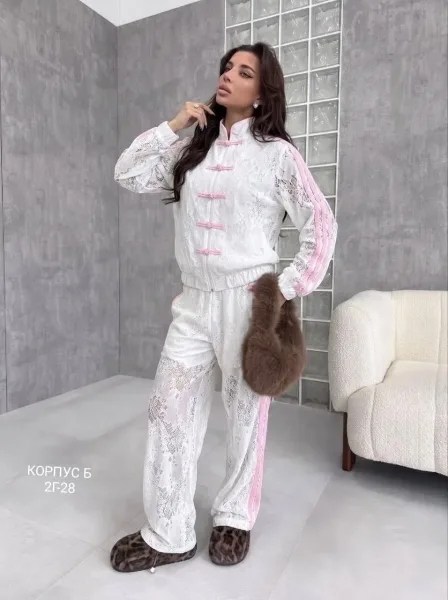 Приятные к телу кашемировые двойки комфорт, мягкость и наслаждение В комплекте приталенная кофточка на молнии и штаны-кл — фото 17