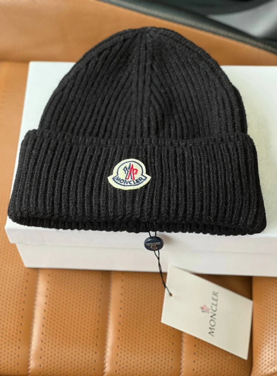 Moncler шапка чёрная шерстяная в рубчик — фото 2