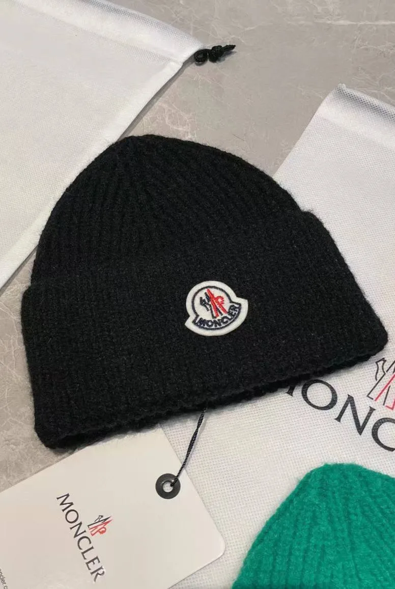Moncler шапка чёрная шерстяная в рубчик — фото 6