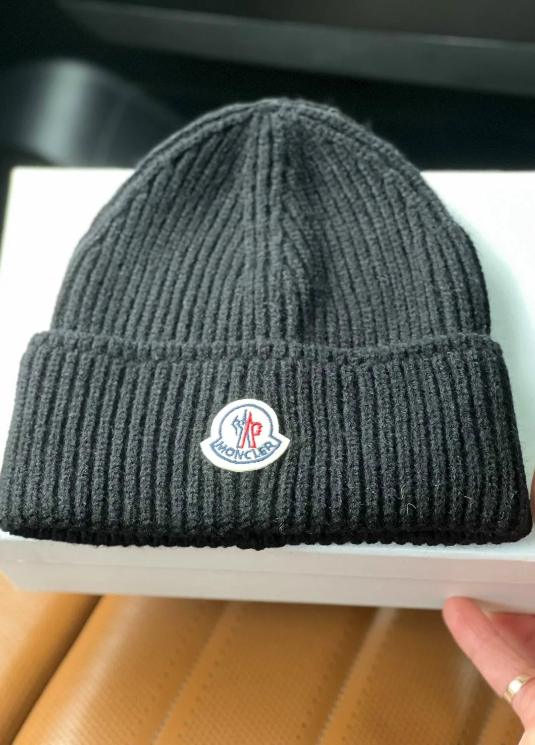 Moncler шапка чёрная шерстяная в рубчик — фото 8