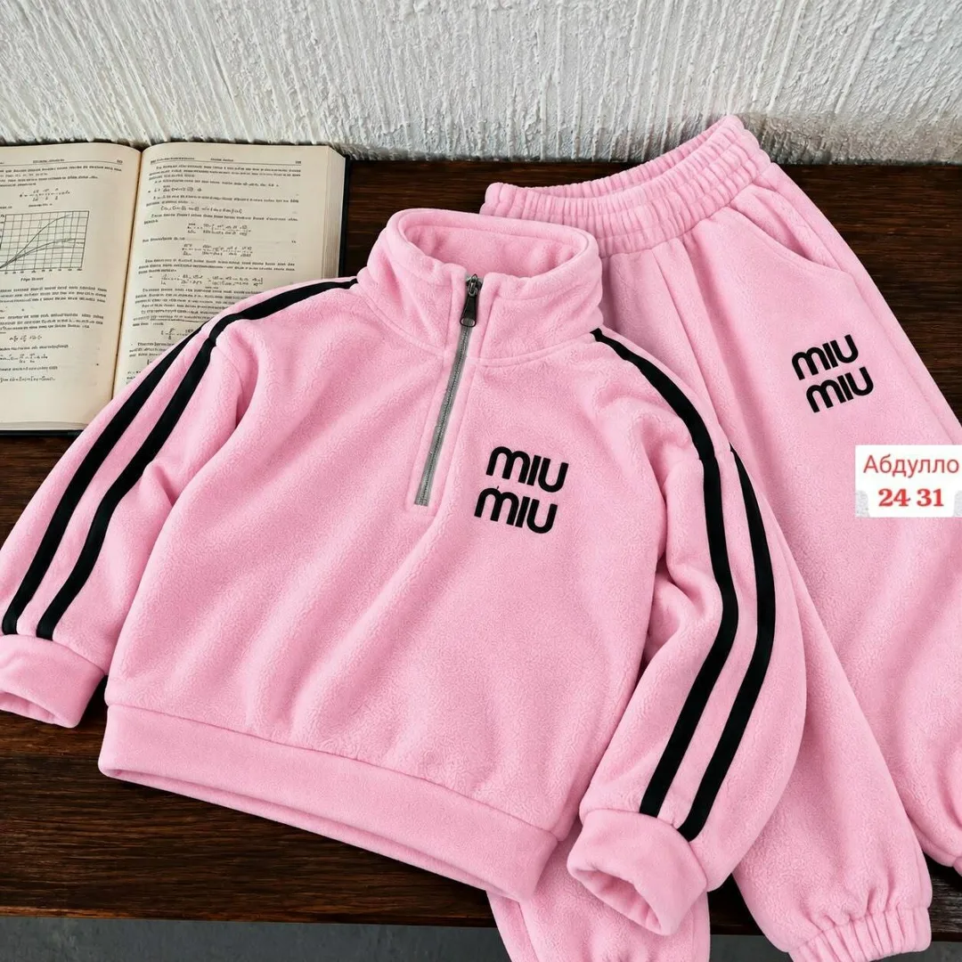 Стильные и уютные костюмы для девочек с вышивкой MIU — фото 3