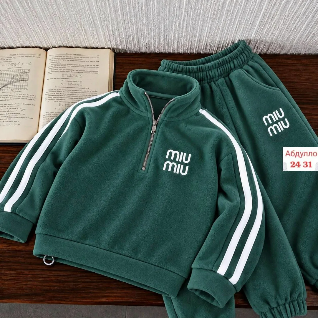 Стильные и уютные костюмы для девочек с вышивкой MIU — фото 4