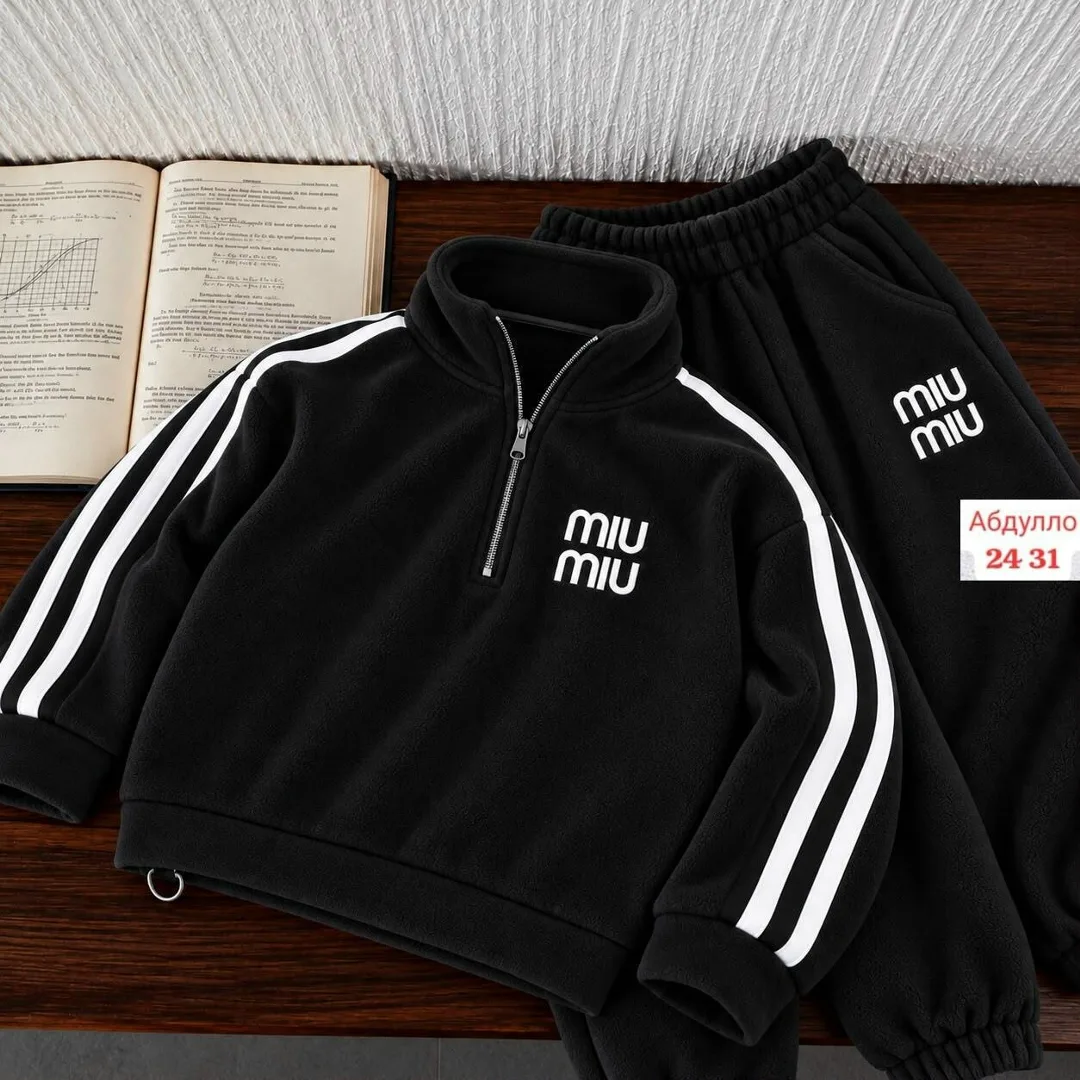 Стильные и уютные костюмы для девочек с вышивкой MIU — фото 6