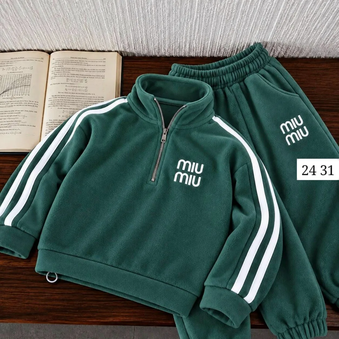 И уютные костюмы для девочек с вышивкой MIU — фото 4