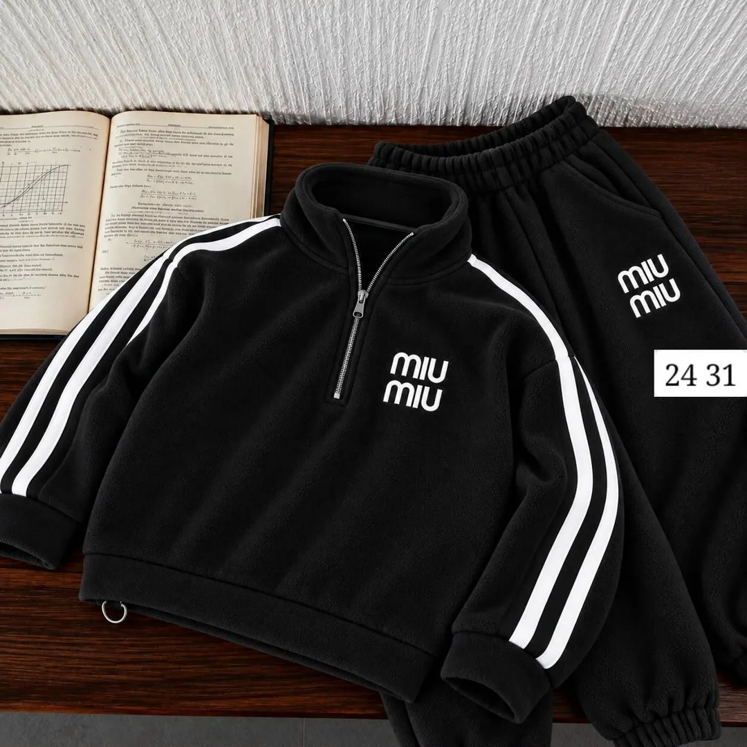 И уютные костюмы для девочек с вышивкой MIU — фото 6