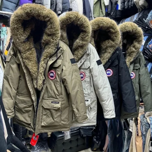 Куртки зимние Canada Goose — фото 6