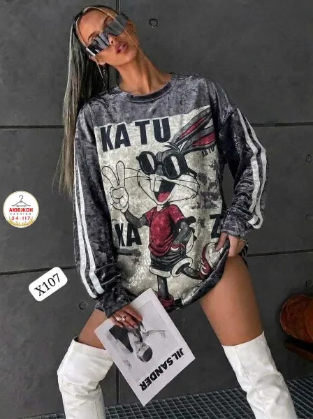 Кофта из мягкого велюра с эффектом оверсайз создаёт комфорт и свободу — фото 3