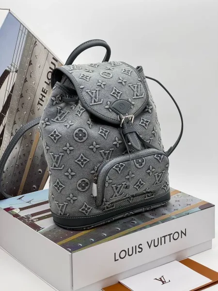 Рюкзак Louis Vuitton — фото 1