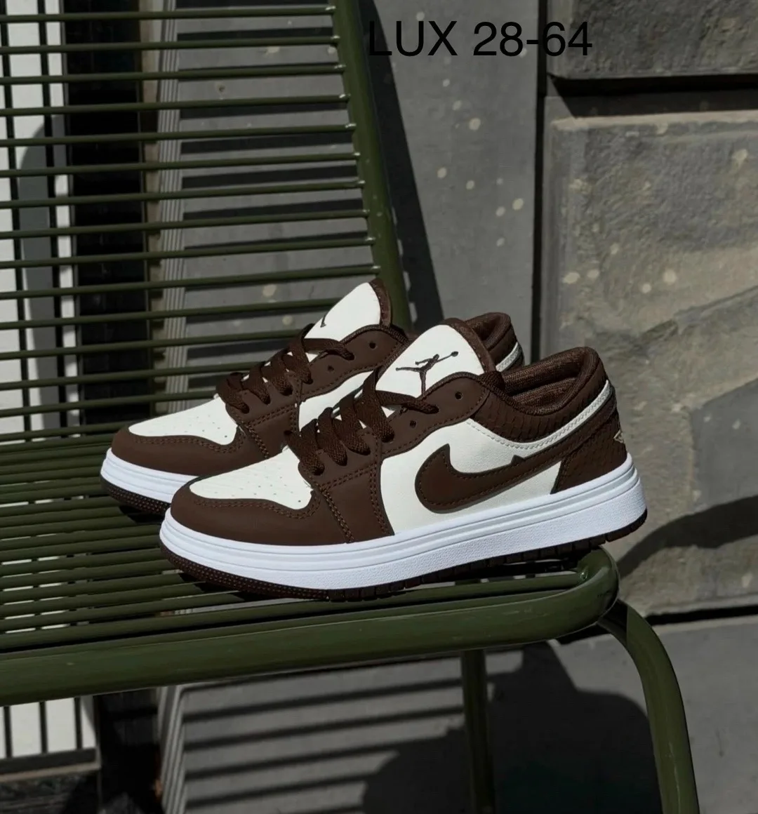 Nike Air Jordan Женская кроссовки — фото 1