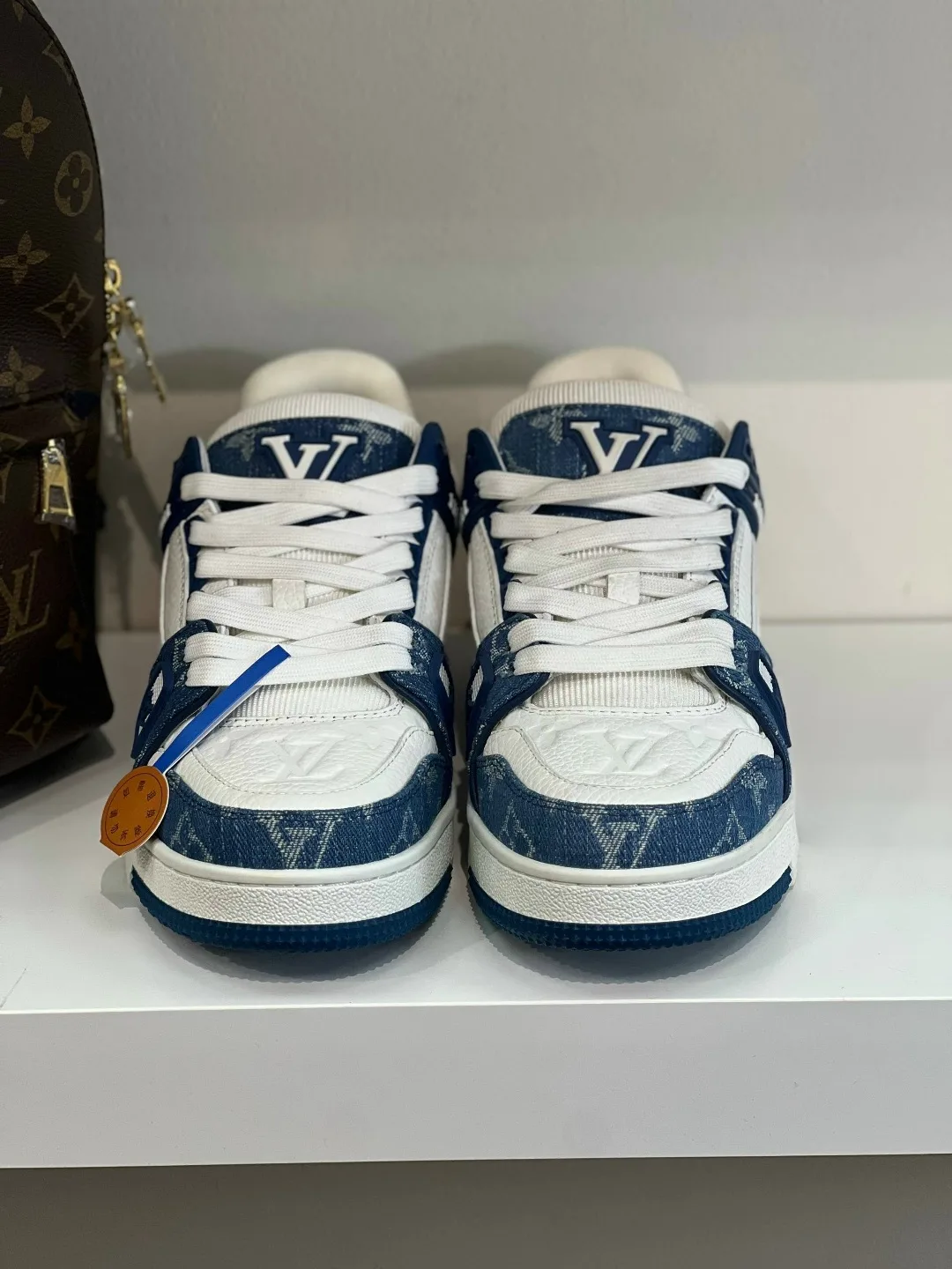 Кроссовки Louis Vuitton Trainer деним, кожа и фирменный Monogram — фото 6