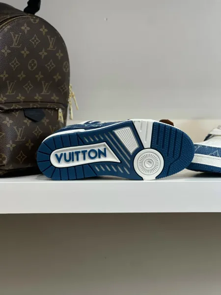 Кроссовки Louis Vuitton Trainer деним, кожа и фирменный Monogram — фото 10
