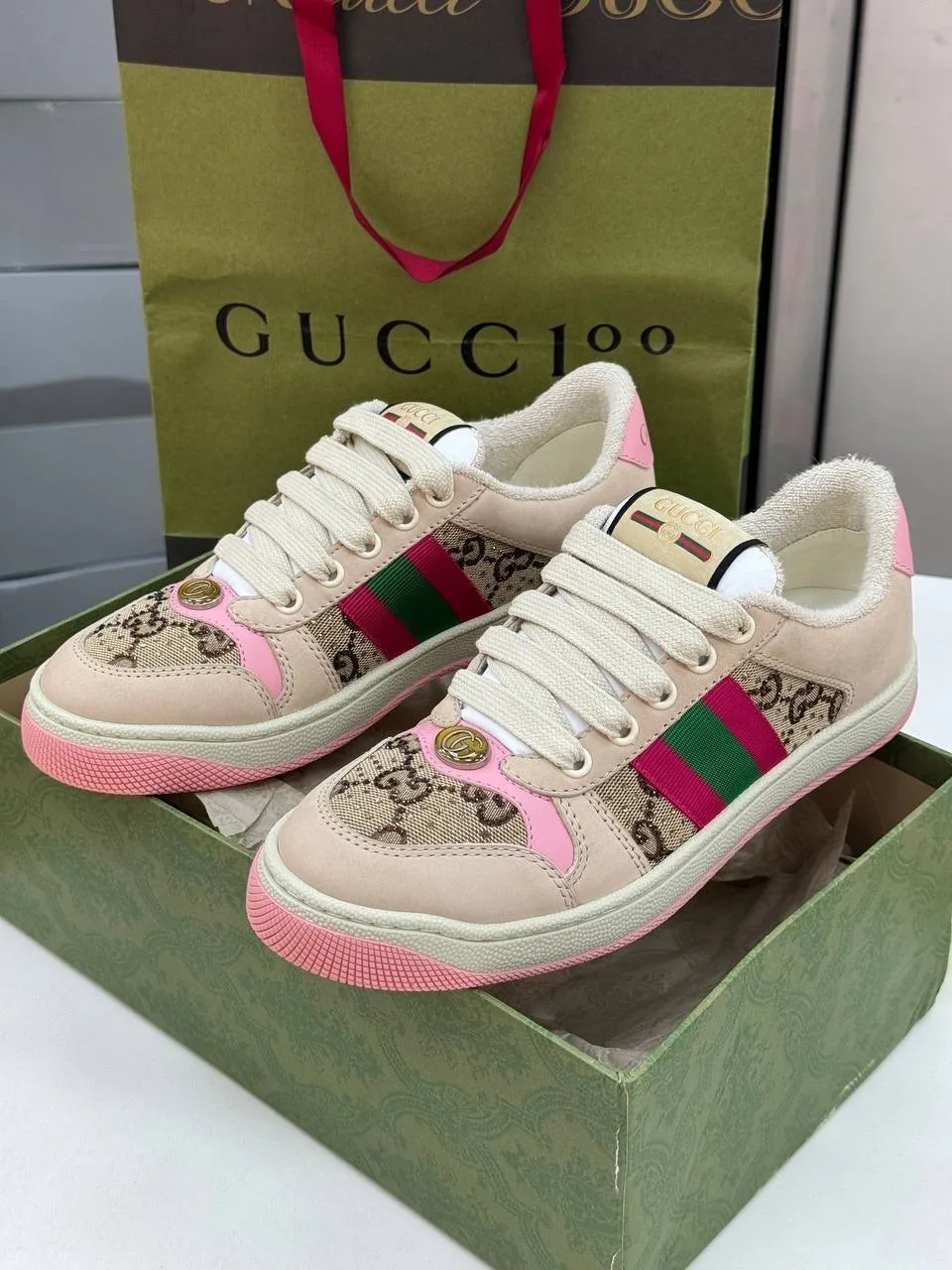 Кроссовки Gucci розово-молочные с кристаллами — фото 1