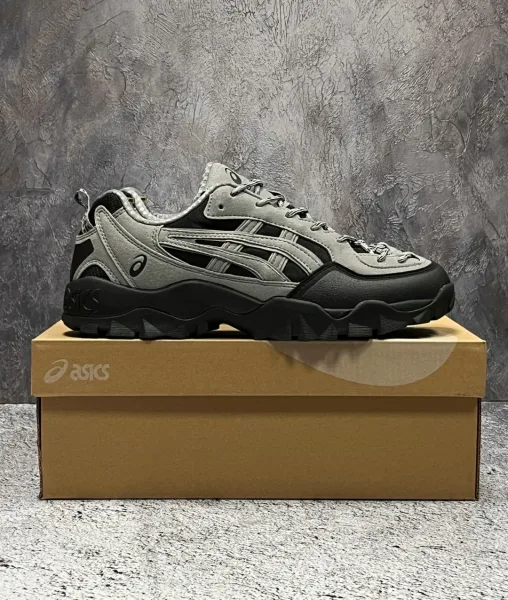 Кроссовки ASICS GEL Gor-Tex 27 зима с полностью прошитой подошвой — фото 1