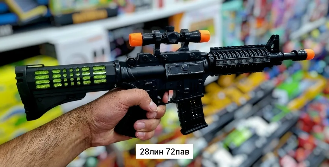 Игрушка из пластика с функцией световых и звуковых эффектов — фото 1