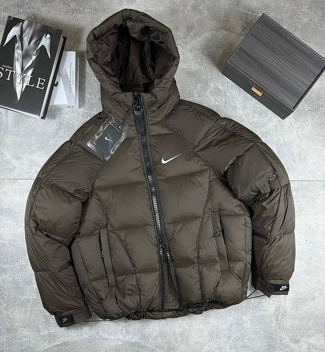 Зимняя куртка от Nike с наполнителем холофайбер — фото 6