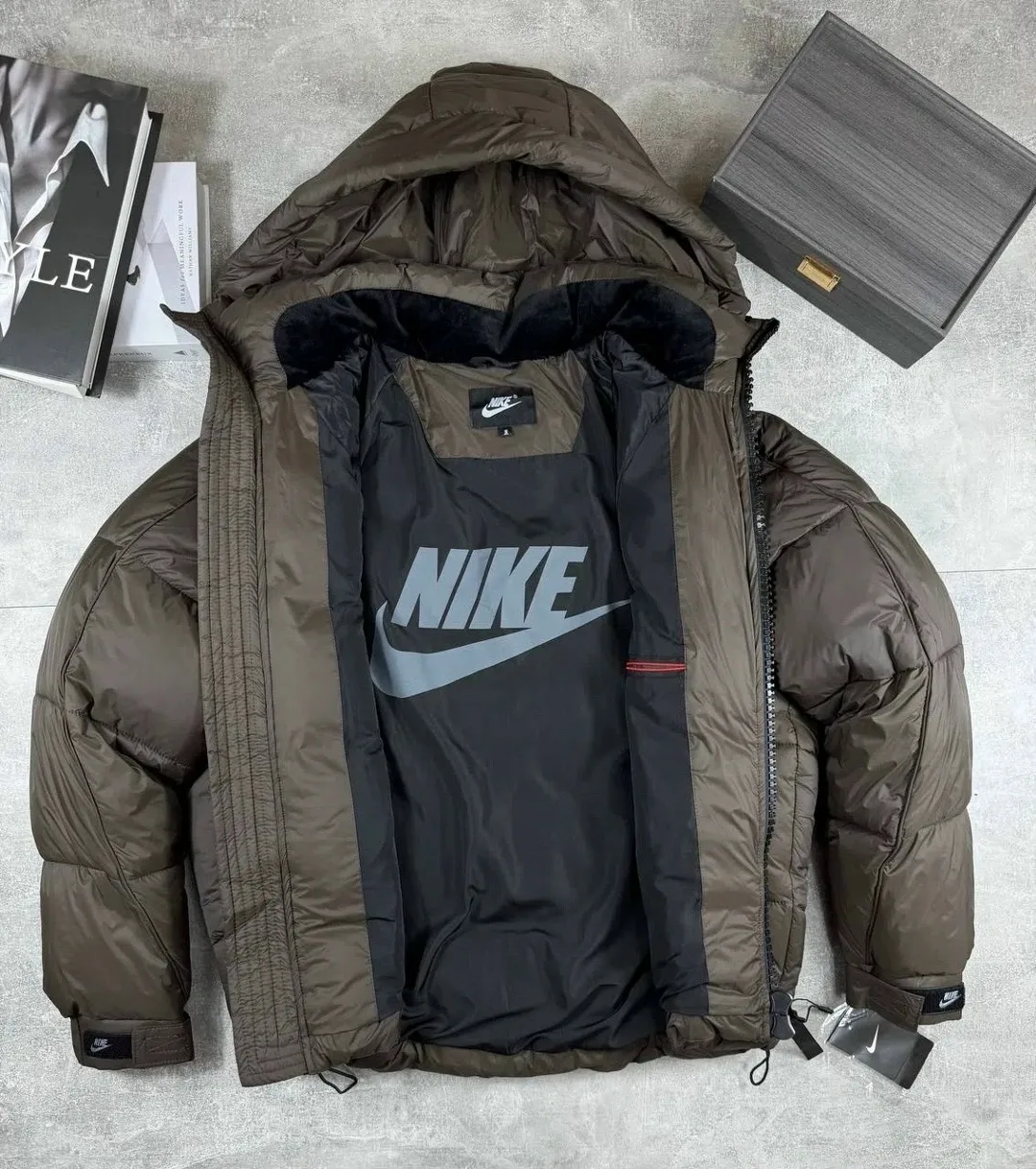 Зимняя куртка от Nike с наполнителем холофайбер — фото 7