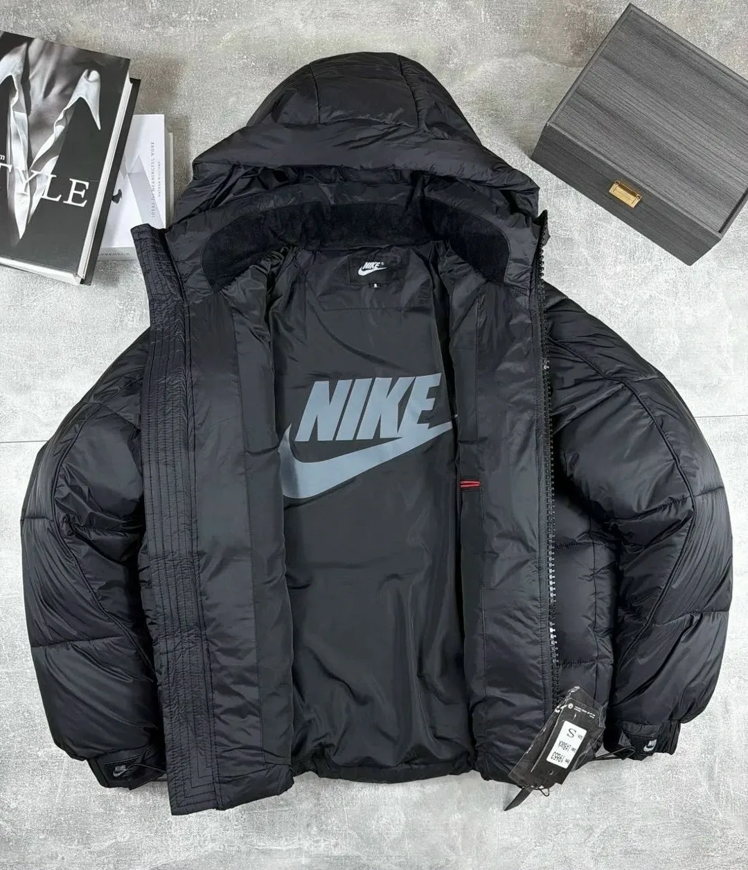 Зимняя куртка от Nike с наполнителем холофайбер — фото 8